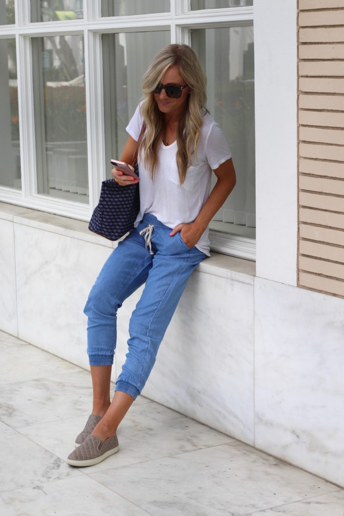 jogger jeans outfit